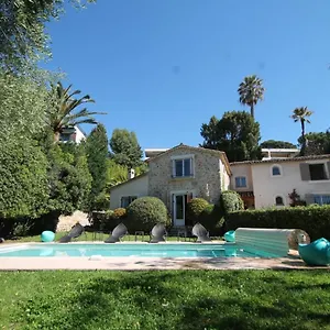 https://hsud0028-les-coteaux.fr-provencehotel.com